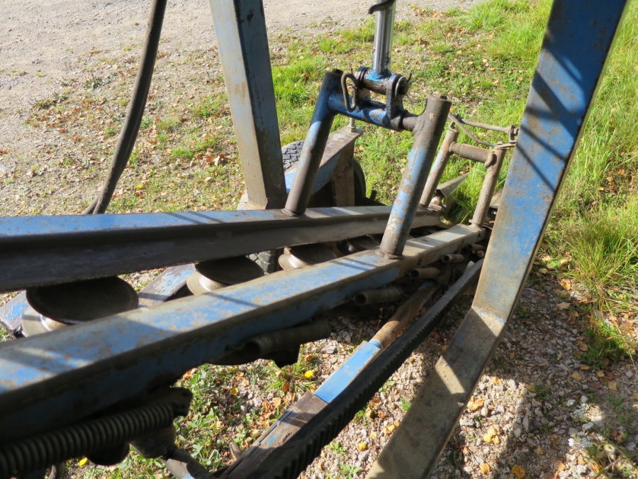 3881 Asa-Lift carrot harvester 1 row mounted bunker T-18