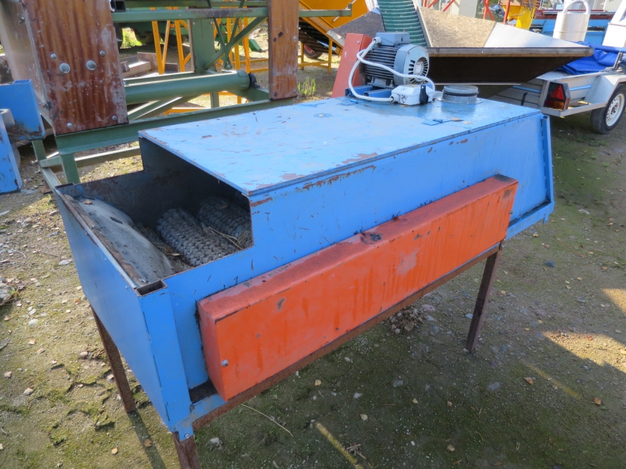 3892 EMVE Bürstenmaschine