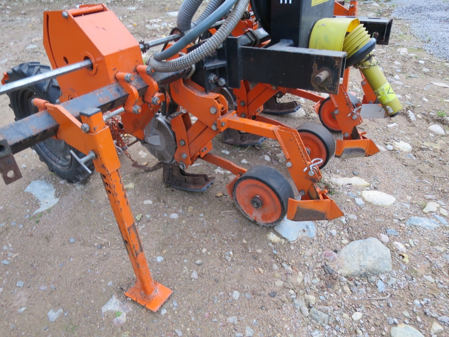 3913 Stanhay seeding machine 3 row pneumatic