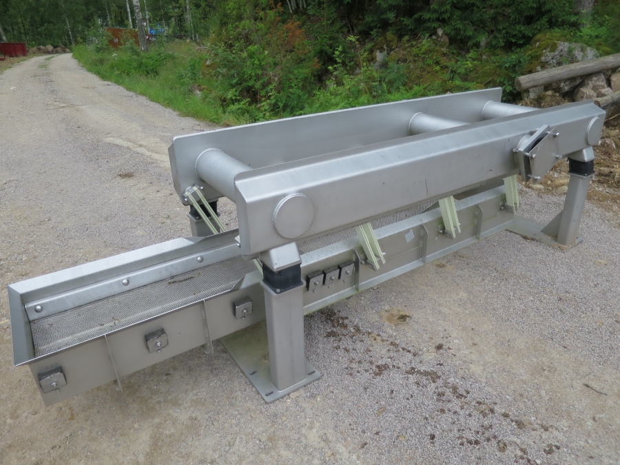 3938 Rosenqvists vibratory cross feeder