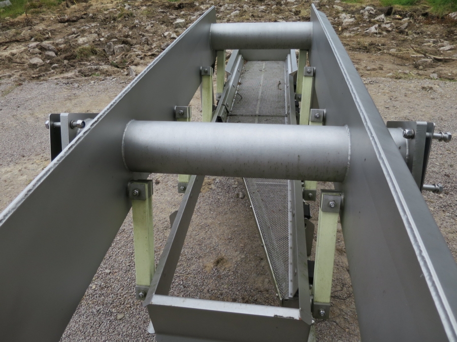 3938 Rosenqvists vibratory cross feeder