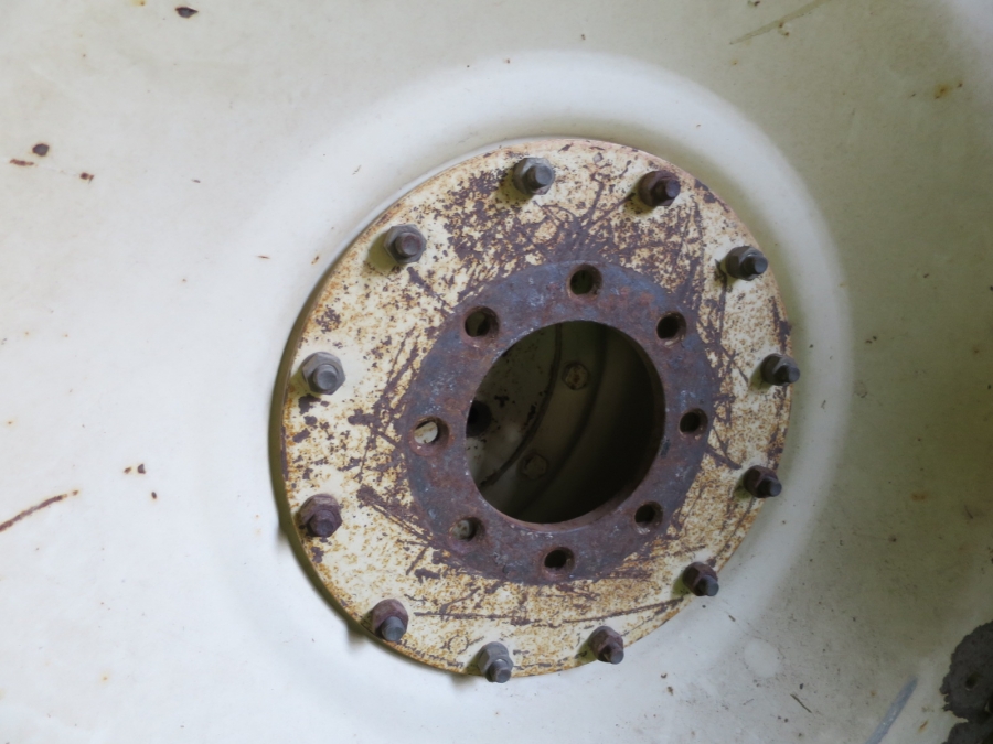 3951 Row crop tires 9,5x44 bolt circle 205 mm c/c