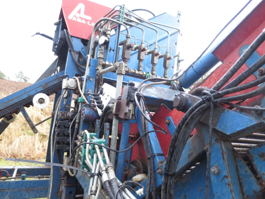3975 Asa-Lift carrot harvester 1 row with elevator