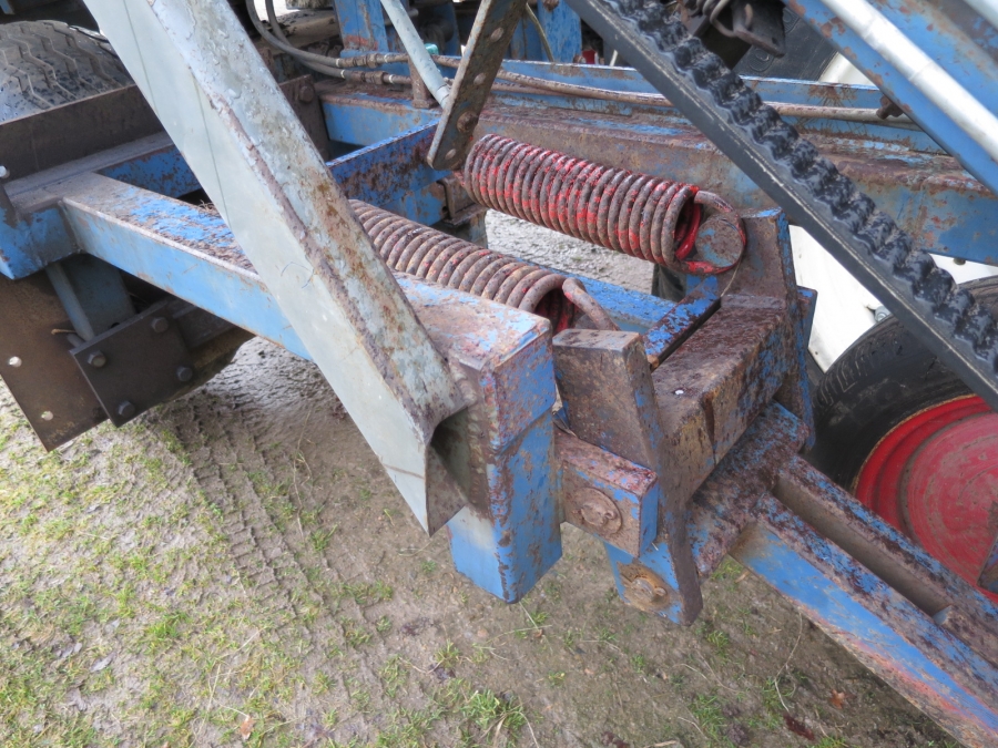 3975 Asa-Lift carrot harvester 1 row with elevator