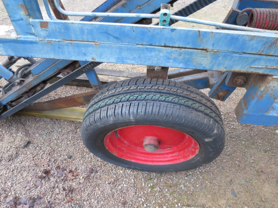 3975 Asa-Lift carrot harvester 1 row with elevator