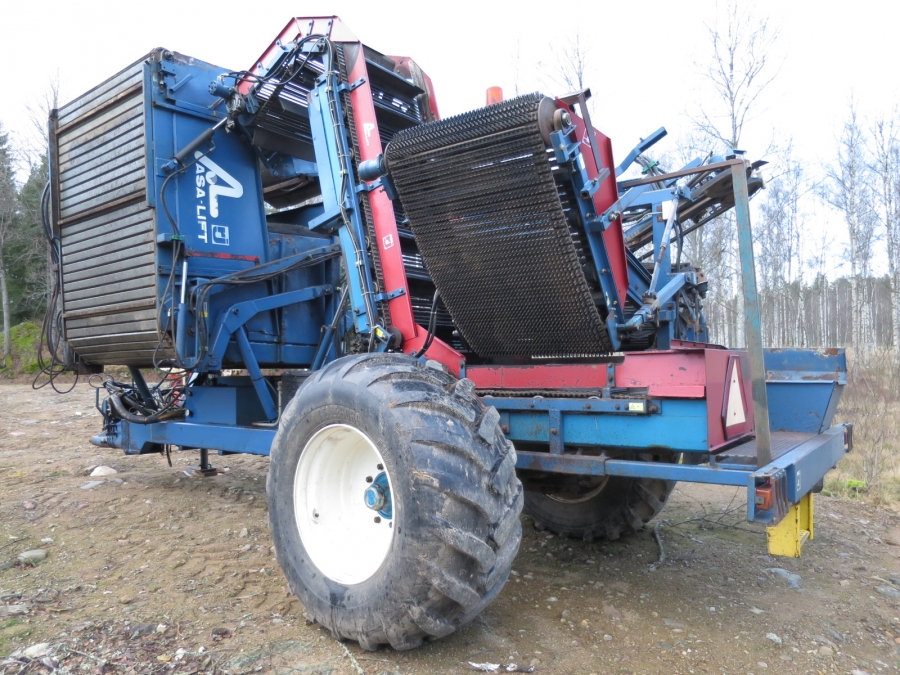 4016 Asa-Lift carrot harvester T-120B 1 row with bunker