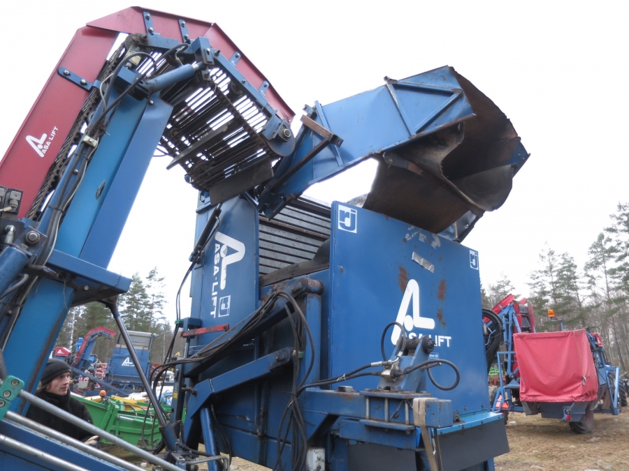 4016 Asa-Lift carrot harvester T-120B 1 row with bunker