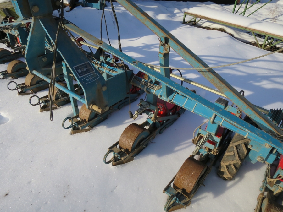 4021 Stanhay precision seeder 9 row S870