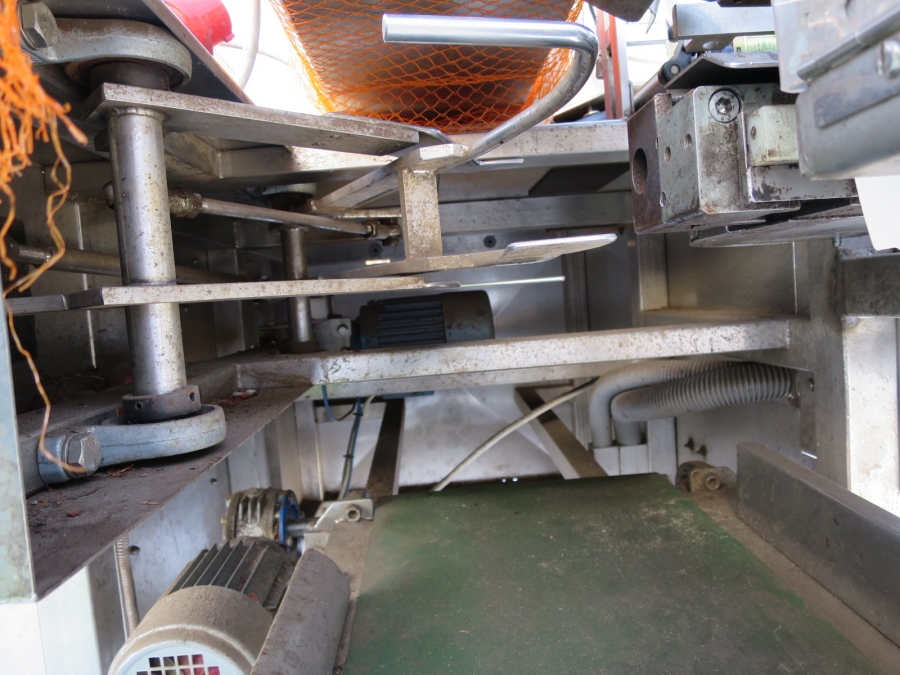 4022 Newtec HC30 Nähverpackungsmaschine