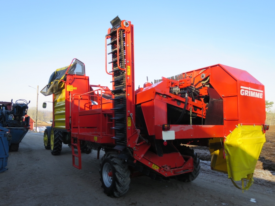 4036 Grimme SE75-20 potato harvester