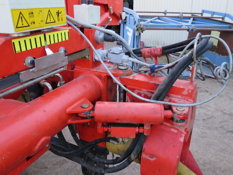 4036 Grimme SE75-20 potato harvester