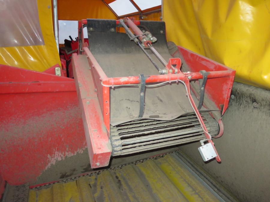 4046 Grimme SE75-40 potato harvester