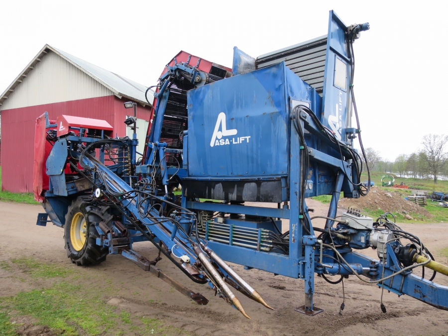 4073 Asa-Lift Möhrenroder T-120B mit bunker