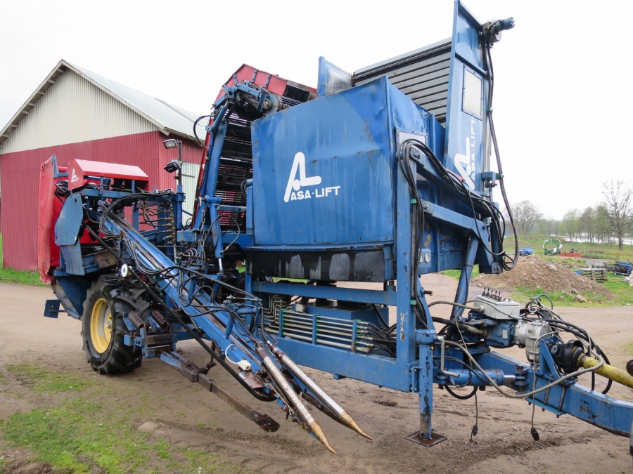4073 Asa-Lift Möhrenroder T-120B mit bunker