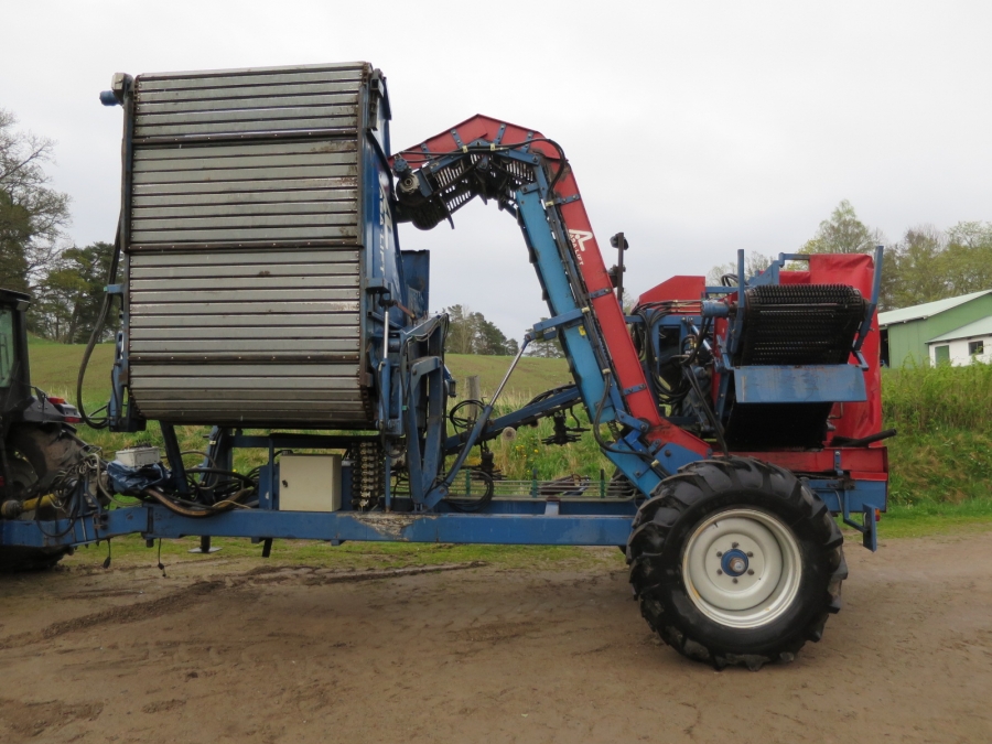 4073 Asa-Lift Möhrenroder T-120B mit bunker