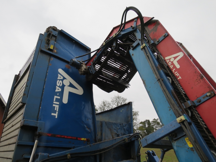 4073 Asa-Lift Möhrenroder T-120B mit bunker