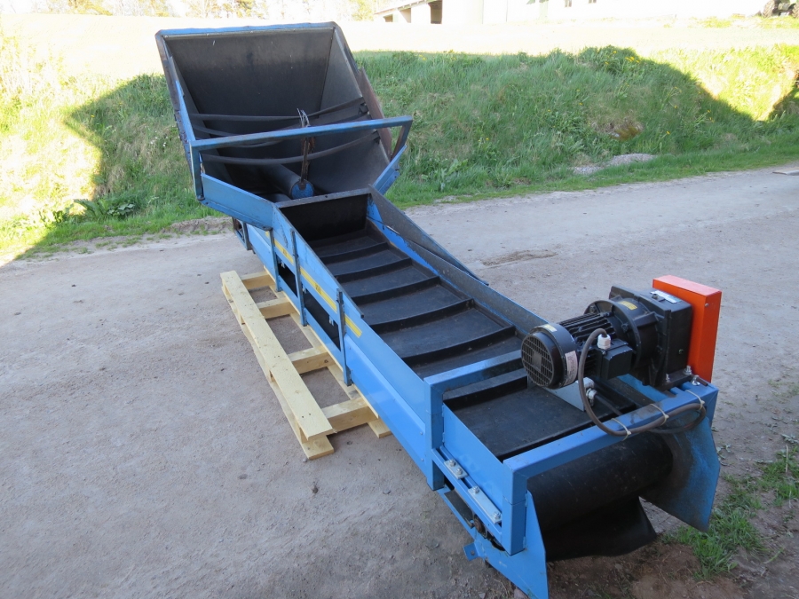 4081 EMVE feeding conveyor with small hopper