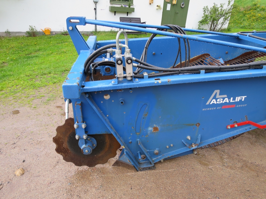 4088 Asa-Lift WR135 onion windrower