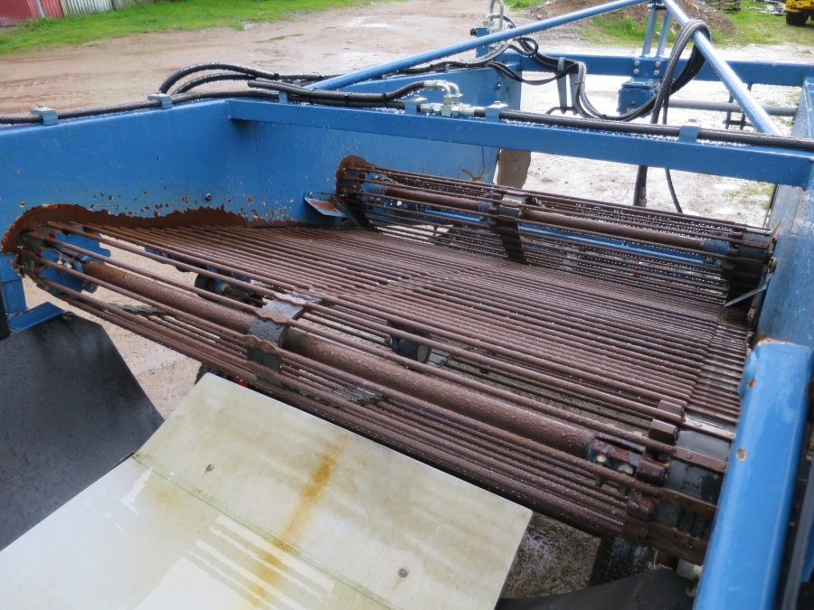 4088 Asa-Lift WR135 onion windrower