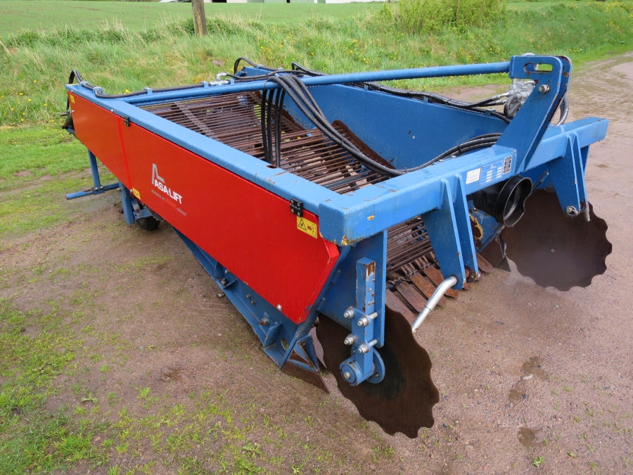 4088 Asa-Lift WR135 onion windrower