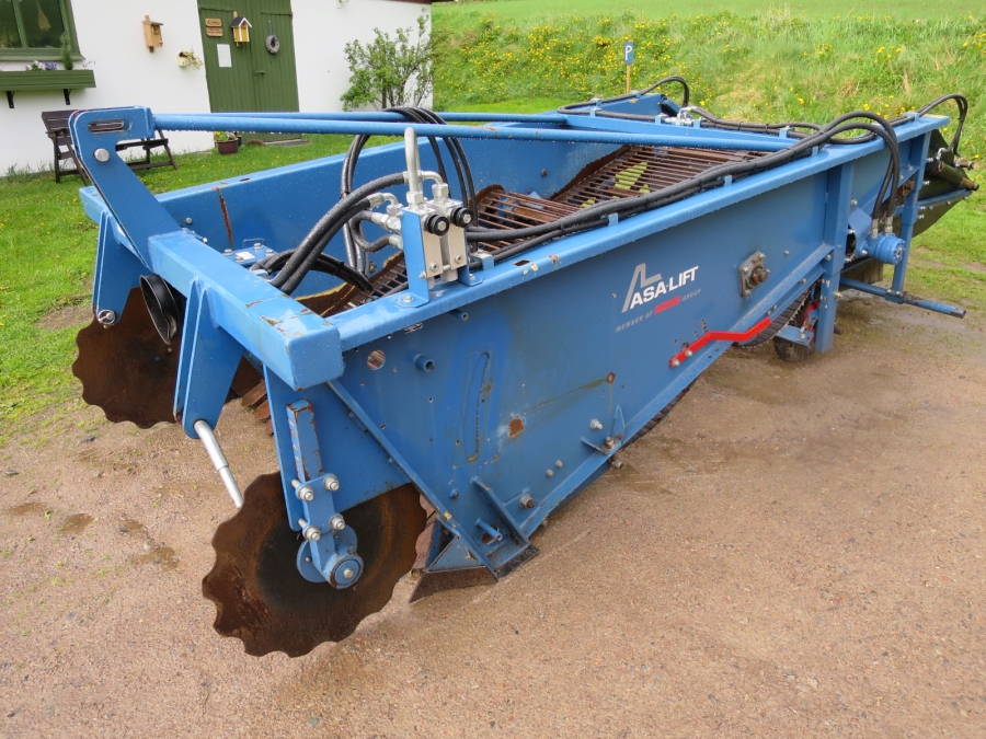 4088 Asa-Lift WR135 onion windrower